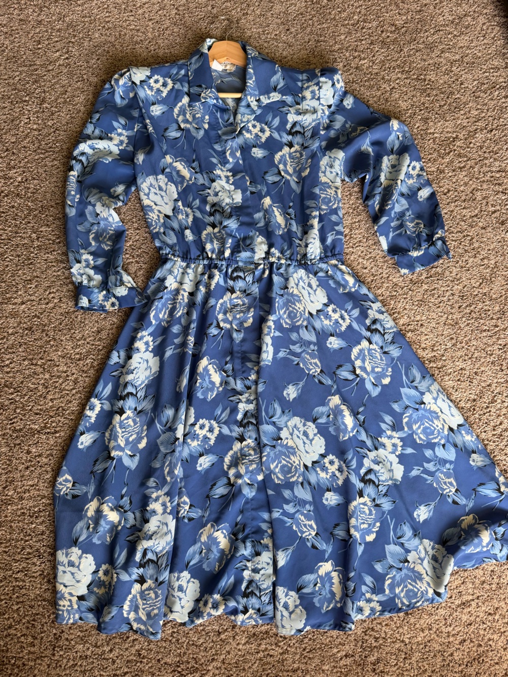 Women’s Long Sleeve Blue Floral Midi Dress with Button Front